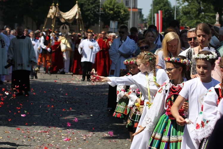 Boże Ciało w Łowiczu - procesja