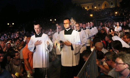 Wniesienie na plac Zamkowy Najświętszego Sakramentu