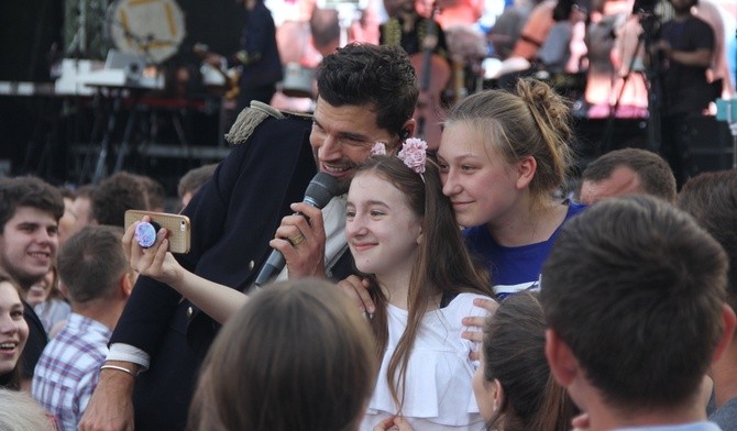 Dobra muzyka i Dobra Nowina popłynęły ze sceny w Mysłowicach