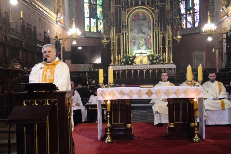 Ponowne wprowadzenie relikwii bł. Salomei do bazyliki franciszkanów