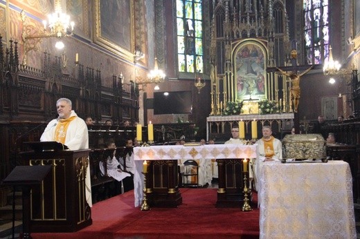 Ponowne wprowadzenie relikwii bł. Salomei do bazyliki franciszkanów
