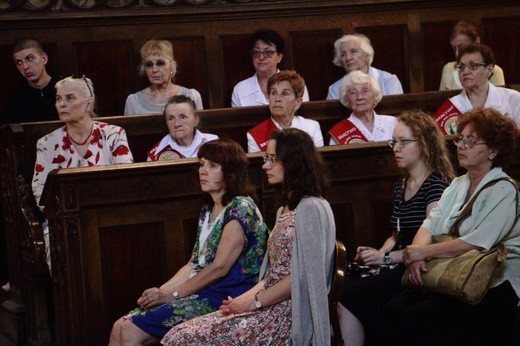 Ponowne wprowadzenie relikwii bł. Salomei do bazyliki franciszkanów