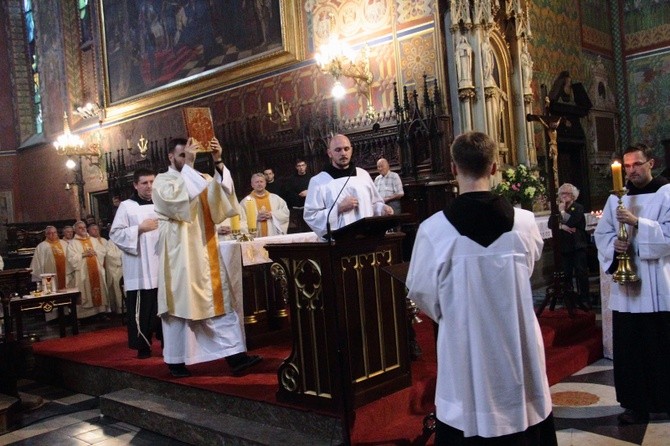 Ponowne wprowadzenie relikwii bł. Salomei do bazyliki franciszkanów