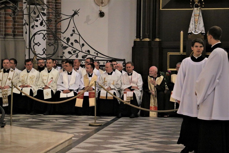 Ośmiu nowych kapłanów na Pradze