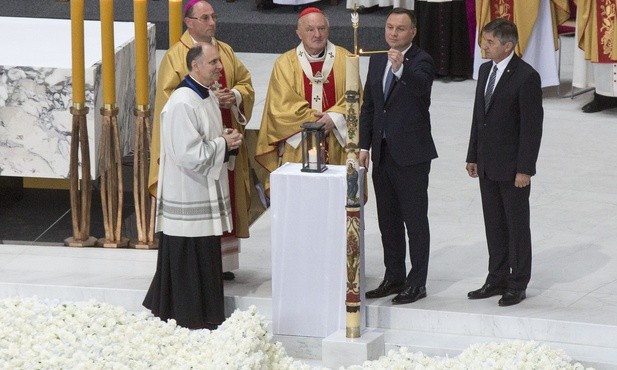 Prezydent Andrzej Duda zapalił świecę wolności