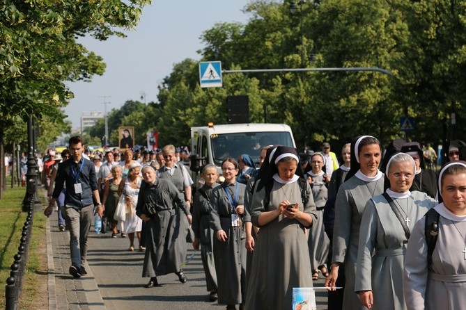 ​Dziękczynna procesja w Święto Dziękczynienia