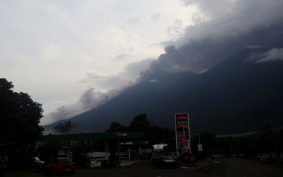 Erupcja Wulkanu Ognia w Gwatemali. Są zabici i ranni