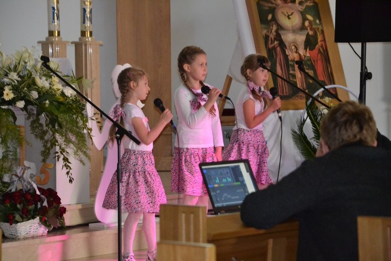 Jubileuszowy Przegląd Pieśni Maryjnej w Wierzbnie