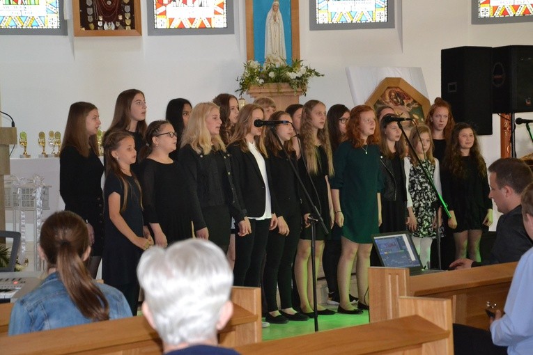 Jubileuszowy Przegląd Pieśni Maryjnej w Wierzbnie