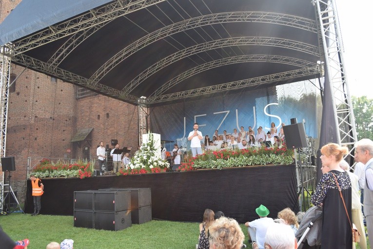 Koncert uwielbienia oczami uczestników