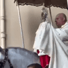 Arcybiskup spadł z konia podczas procesji Bożego Ciała
