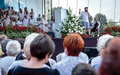 Koncert Muzyki Chrześcijańskiej odbył się na dziedzińcu zamku.