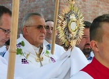 W parafii Trójcy Świętej celebracji przewodniczył  bp Mieczysław Cisło.