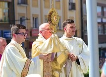 – Chrystus wchodzi w nasz świat. On przychodzi po to, aby uczestniczyć w naszym życiu – podkreślał metropolita.