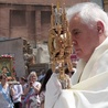 Kardynał mówił (po polsku!) między innymi o XIII-wiecznym cudzie eucharystycznym w pobliżu Orvieto.