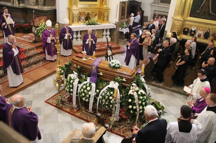 Pożegnanie śp. ks. P.M. Gajdy w tarnowskiej katedrze