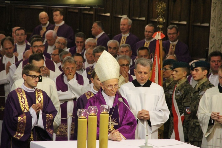 Pożegnanie śp. ks. P.M. Gajdy w tarnowskiej katedrze