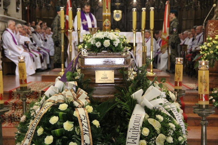 Pożegnanie śp. ks. P.M. Gajdy w tarnowskiej katedrze