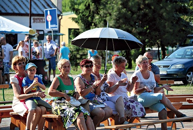 Wydarzenie zorganizowała parafia  bł. Michała Kozala. Koncert mógł się odbyć dzięki pomocy wielu osób, m.in. rady gminy,  straży pożarnej, pracowników domu opieki społecznej  i GOK-u.