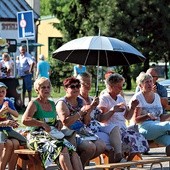 Wydarzenie zorganizowała parafia  bł. Michała Kozala. Koncert mógł się odbyć dzięki pomocy wielu osób, m.in. rady gminy,  straży pożarnej, pracowników domu opieki społecznej  i GOK-u.