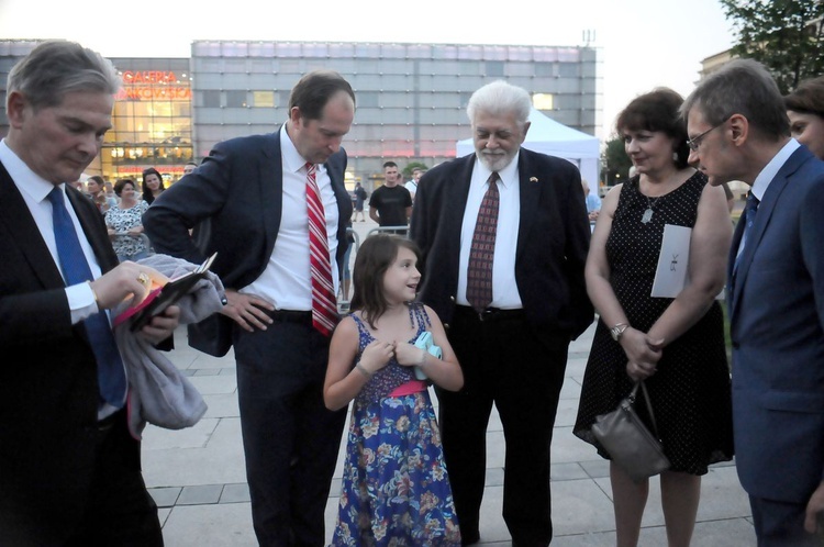 Odsłonięcie pomnika gen. Ryszarda Kuklińskiego