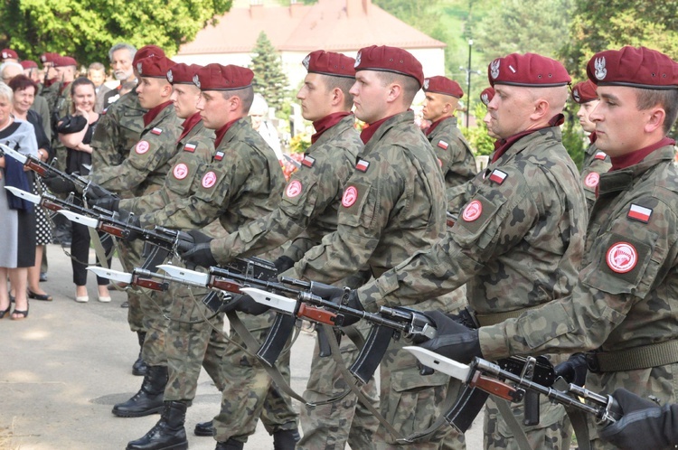 Pogrzeb ks. Gajdy w Porąbce Uszewskiej