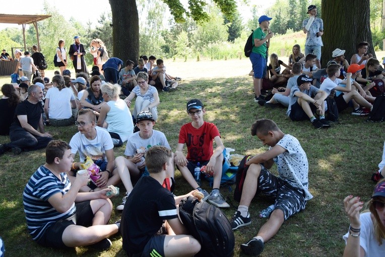 Młodzieżowa pielgrzymka do Obór