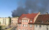 Pożar na skąłdowisku makulatury w Piekarach Śląskich 