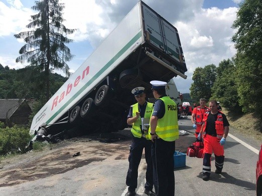 Ponad 40 osób poszkodowanych w wypadku na zakopiance