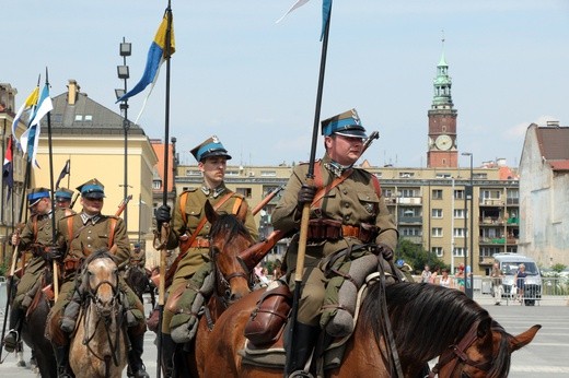 Ułani przejechali przez Wrocław