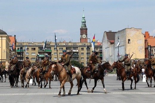 Ułani przejechali przez Wrocław