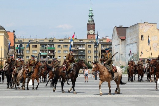 Ułani przejechali przez Wrocław