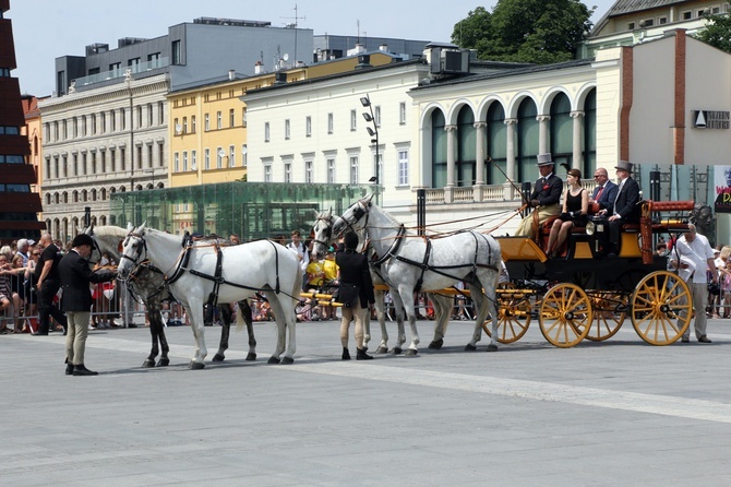 Ułani przejechali przez Wrocław