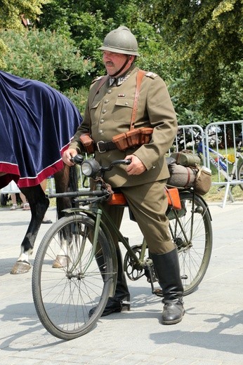 Ułani przejechali przez Wrocław