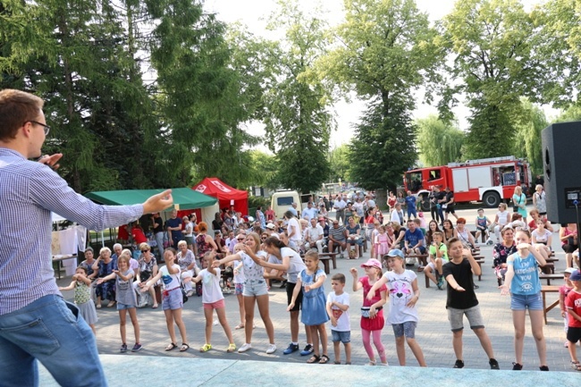 Festyn w parafii na radomskich Borkach