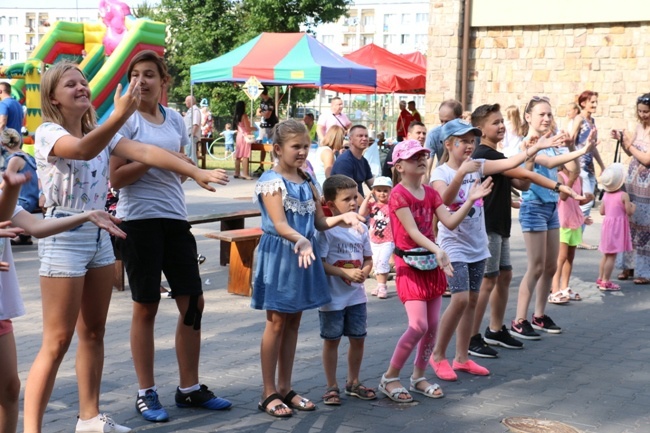 Festyn w parafii na radomskich Borkach