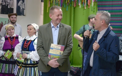 Robert Telus i Rafał Kądziela (z prawej) na Festiwalu "Opoczno Stolicą Oberka"