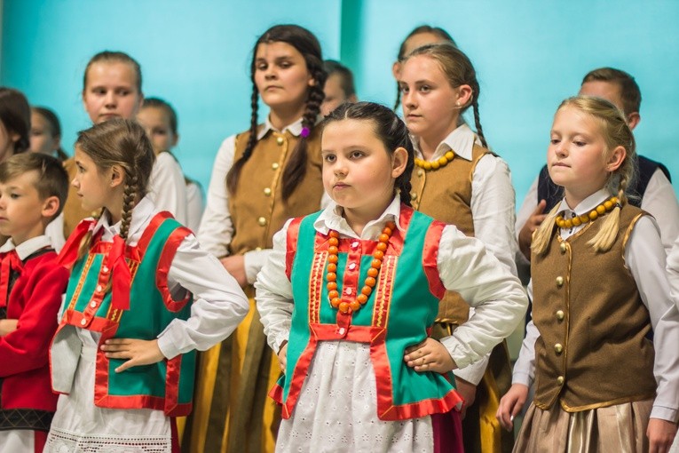 Występ zespołu Bursztynki