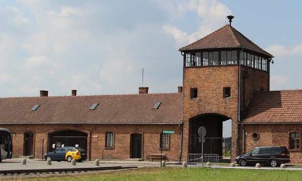 Papież: nie zapominajmy nigdy o Shoah