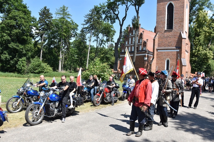 Piknik patriotyczny w Dziektarzewie. Cz. 1