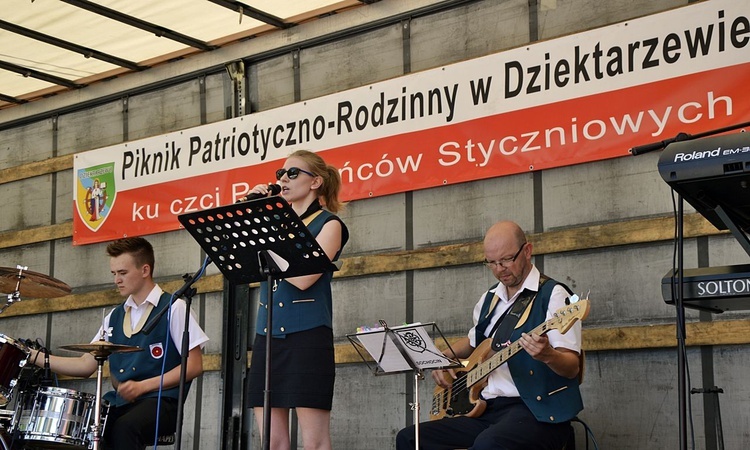 Piknik patriotyczny w Dziektarzewie. Cz. 2