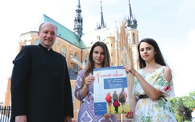 Do udziału zachęcają (od lewej): ks. Konrad Wójcik, Marta Krawczyk i Sylwia Kwiatkowska.