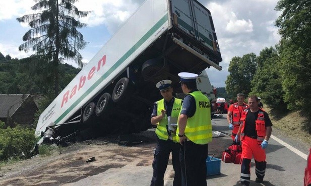 Do wypadku doszło przed południem 8 czerwca na zakopiance w okolicach Tanczyna