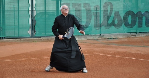 Przy ołtarzu i na korcie