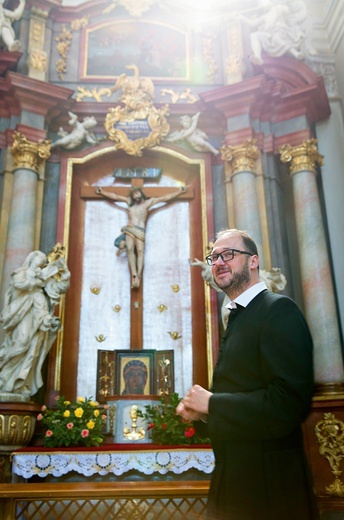 Ks. Dariusz Dąbrowski nazywa klasztor domem rodzinnym.