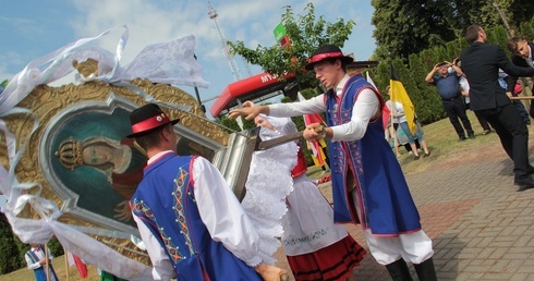 Na przekór światu bez katedr