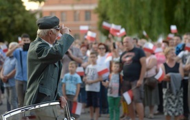 - Cieszy mnie niepomiernie, że oto wy, mieszkańcy zacnego grodu Radomia, święcicie Pomnik Czynu Legionowego, oddając honor polskim żołnierzom - powiedział Naczelnik Państwa