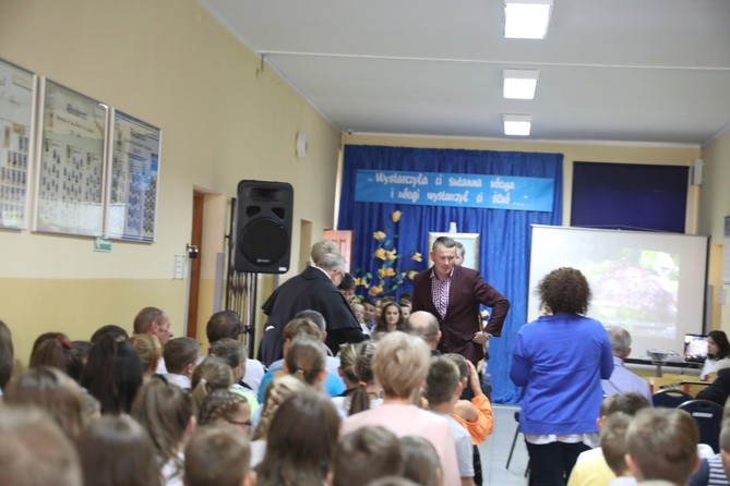 S. Berta Hernandez w szkole bł. Michała Tomaszka w Łękawicy