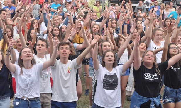 Młodzi bawili się entuzjastycznie