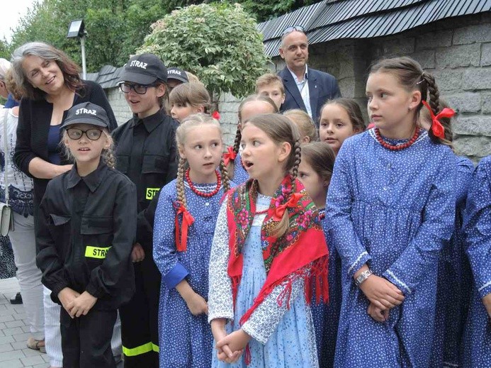 Tablica świętych Kawalerów Orderu Uśmiechu w Leśnej